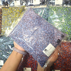 Strass Thermocollants Cristal Multicolore en Gros d'Usine SS6 SS10 SS16 SS20 SS30 pour Confection de Robes en Strass - Product Image 2