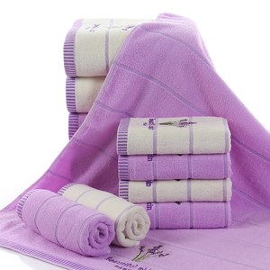 Juego de toallas de baño bordadas con motivos de lavanda, 70x140cm, algodón puro, suave y absorbente, para uso doméstico, respetuoso con la piel, rectangular, morado y blanco roto - Product Image 1