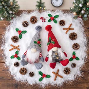 Lot de 2 Gnomes de Noël Faits Main Écologiques, Poupées Gnomes Suédoises Assises en Plastique avec Chapeaux Tricotés et Pompons, Style Ferme pour les Fêtes - Product Image 3