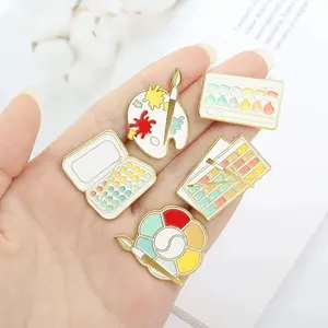 Cartoon Cute Color Uncountable Pigment Drawing Board spille smaltate Love Eye Shadow cosmetici spilla in lega distintivo donna gioielli regalo