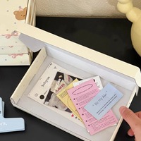 Boîte d'emballage personnalisée en carton ondulé avec finition brillante et design portable pour un branding personnalisé – Emballage cadeau élégant