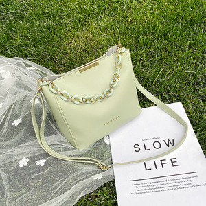 Bolso de mano a la moda para mujer, bandolera con cadena, bolsos de mano para mujer, bolso de hombro tipo cubo, monederos, tendencia de PU, días de la moda, bolso de la vida diaria - Product Image 6