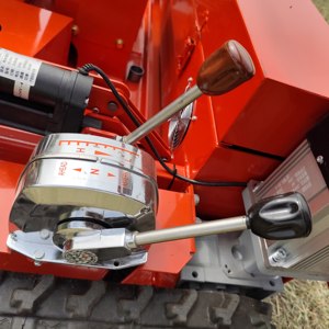 Tondeuse robot sans fil industrielle MJYL 2024 48V télécommandée, mini-tondeuse à chenilles 4 temps pour une tonte efficace en pente - Product Image 5