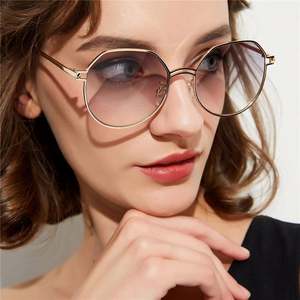 Gafas de Sol de Moda 2020, Estilo Vintage, Unisex, de Acero Inoxidable, con Lentes Degradados, Protección UV400, Forma Poligonal - Product Image 1