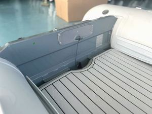 เรือยางแบบคาตามารัน Reachsea PVC สำหรับ 6 คน ขนาด 400 ซม. <span class=keywords><strong>สี</strong></span><span class=keywords><strong>เทา</strong></span>อ่อน พื้นเป็นแบบลม สำหรับตกปลา - Product Image 4