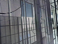 Écran transparent à LED Haute luminosité Écran d'affichage à LED P3-P20 transparent étanche pour mur de bâtiment Écran LED transparent