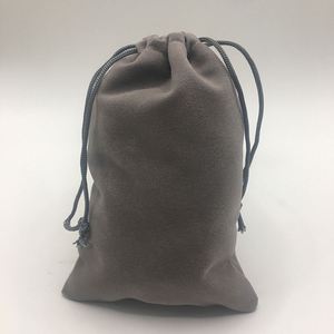 Bolsas de Regalo de Franela Reciclable de 7*9cm, Bolsa de Terciopelo Textil con Logotipo Personalizado Estampado y Cordón para Joyas y Cosméticos - Product Image 6