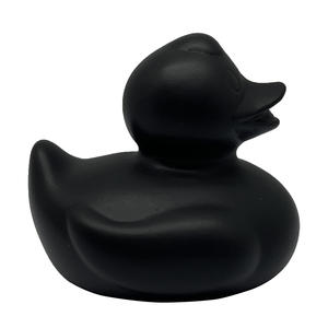 Jouets de bain en plastique PVC durable Canard en caoutchouc noir et tableau de bord ornemental pour bébé avec fonction sonore à presser Jouets de salle de bain promotionnels - Product Image 1