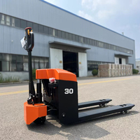 Transpalette électrique d'une capacité de 2 tonnes alimenté par batterie au lithium avec chargeur rapide pour la logistique en entrepôt