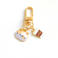 Porte-clés en métal émaillé personnalisé avec logo de dessin animé, mode, chat mignon, accessoires suspendus pour le café, pendentif, porte-clés personnalisé pour sacs