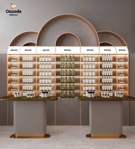 Présentoir de Luxe pour Parfums |   Mobilier de magasin personnalisé avec éclairage LED et design de vitrine pour parfums - Product Image 1