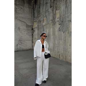 Pantalones de Traje Blancos Elegantes para Mujer - Product Image 2