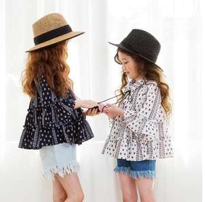 Camiseta al por mayor con nuevo diseño de cuello en V y estampado a máquina - Product Image 2