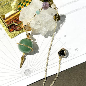 ลูกแก้วคริสตัลธรรมชาติขายส่ง ลูกตุ้มเวทมนตร์ แกะสลักด้วยมือ ลูกแก้วอะเวนเจอรีน นาฬิกาทรงดาวเคราะห์ สร้อยคอสำหรับแขวนในรถ ของขวัญ - Product Image 3