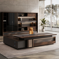 Combinaison de chaise de bureau de patron en acier inoxydable minimaliste moderne haut de gamme rétro pour le leadership exécutif et présidentiel