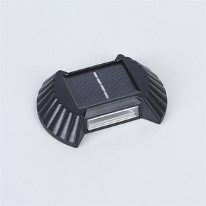 Borne de signalisation routière solaire à haute luminosité, balise de signalisation routière à LED IP68, borne de signalisation routière solaire en aluminium à haute capacité de charge - Product Image 1