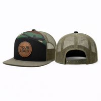 Gorra Trucker Premium de 7 Paneles con Visera Plana y Parche de Cuero Personalizado, con Panel Frontal sin Costuras para Promoción de Marcas de Ropa Urbana