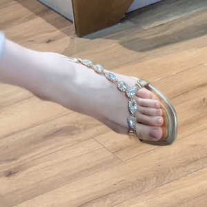 Sandalias de tacón de aguja con una sola tira para mujer, modelo nuevo de primavera 2026, con punta abierta, pedrería, sexys, elegantes, doradas, para bodas y fiestas. - Product Image 6