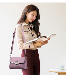 Bolso de mano de piel sintética con estampado salvaje negro a la moda para mujer, bolso de hombro tipo mensajero - Product Image 2