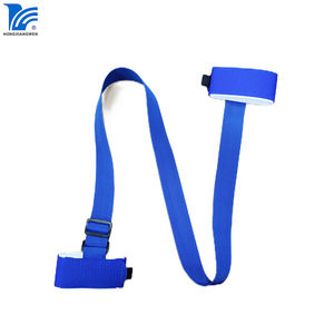 Correas para transportar bastones de esquí con soporte acolchado y banda elástica que protegen el equipo de esquí de descenso y de montaña para hombres, mujeres y principiantes - Product Image 2