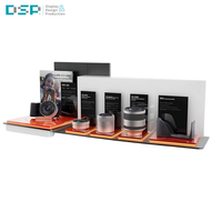 Présentoir acrylique de drone d'usine de DSP Vietnam avec logo illuminé par écran LCD et grande base pour vitrine à distance et d'avion