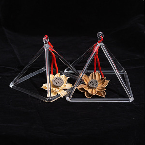 Bol chantant en cristal de quartz clair en forme de pyramide avec marteau en cristal pour la guérison sonore, la méditation, la thérapie des chakras, Merkaba - Product Image 4