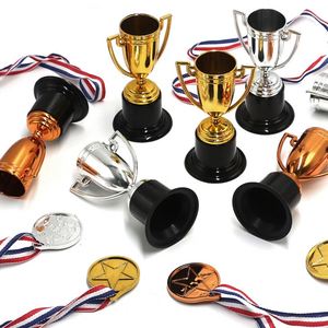 Mini Trofeos en Forma de Copa, Dorados, para Premios, Regalos, con Logotipo y Diseño Personalizados, Trofeos de Plástico - Product Image 3