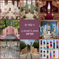 Support de fond ondulé en métal LEDA pour événements extérieurs et mariages, avec housse de toile de fond en soie laiteuse blanche pour la décoration de scène