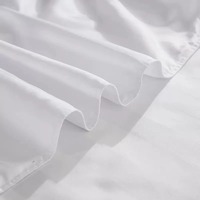 Ensemble de literie de luxe personnalisable avec logo brodé pour hôtel, comprenant couette et drap en satin blanc 100% coton, tailles et designs variés