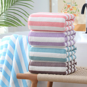 Venta caliente 70*140cm lujo gran tamaño grueso suave piel amigable raya Coral polar ducha Toalla <span class=keywords><strong>de</strong></span> <span class=keywords><strong>baño</strong></span> Toalla <span class=keywords><strong>de</strong></span> cara para el hogar Hotel - Product Image 4