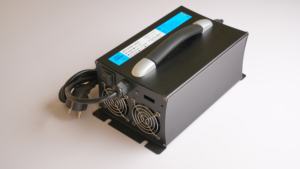 Approvisionnement d'usine 24V 40A 36V 25A <span class=keywords><strong>chargeur</strong></span> de <span class=keywords><strong>batterie</strong></span> de voiture de <span class=keywords><strong>Camping</strong></span> électrique 3 étages <span class=keywords><strong>automatique</strong></span> OVP CE CB KC certifié Port DC OTP - Product Image 3