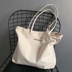 Sac fourre-tout en toile de coton personnalisé avec logo d'usine, motif lettres et poignée en corde, sac de courses pliable écologique et réutilisable - Product Image 2