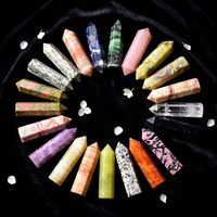 Vente en gros de tours hexagonales en cristal de quartz naturel pour la guérison énergétique, la méditation, le Reiki et les chakras