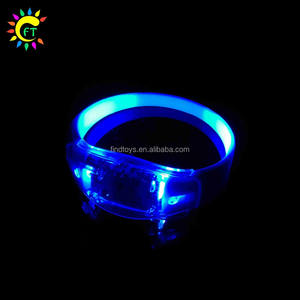 Glow in <span class=keywords><strong>The</strong></span> Dark Bewegung Aktiviert Silikon LED Armband Armband für Party - Product Image 3