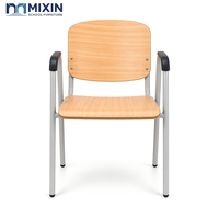 Chaise d'étude moderne en contreplaqué à prix d'usine avec accoudoirs, finition grain de chêne personnalisée, chaise à structure en acier pour salle de formation scolaire