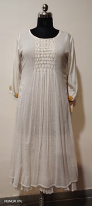 Robe midi en lin blanc, col rond, manches trois quarts, broderie, coupe ample, décontractée, pour tous les jours - Product Image 1