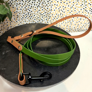 Correa de Lujo para Perro con Recubrimiento de PVC, Bicolor, Impermeable, con Remache de Liberación Rápida, Súper Cómoda, Fácil de Limpiar, Duradera y Moderna - Product Image 1