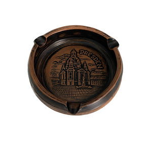 Asbak van hars in de vorm van een Duits, Bosnisch, Andorrese stad, monument, gebouw, strand, zeeschildpad, start, hagedis, zakasbak - Product Image 2