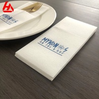 Serviette blanche Airlaid Logo imprimé avec poche à couverts Serviettes de table pour hôtel de fête de mariage 40*40cm 43*43cm