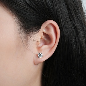 ต่างหูมอสซาไนต์ทรงกลม 1 กะรัต VVS GRA ชุบทอง 14k ทองแดงรักษ์โลก สไตล์มินิมอลคลาสสิก สำหรับผู้หญิง - Product Image 4