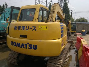 Excavadora de cadenas usada KOMATSU PC60-7 de 6 toneladas, miniexcavadora hidráulica con motor 4D95LE en venta - Product Image 3