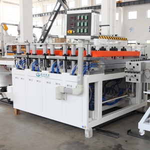 Nouvelle machine à fabriquer des panneaux en mousse <span class=keywords><strong>PVC</strong></span>/WPC laminés PET de 5 à 30 mm, extrudeuse à double vis, commande PLC, moteur, roulement, pompe <span class=keywords><strong>pour</strong></span> les plaques de balcon - Product Image 3