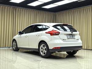 <span class=keywords><strong>Ford</strong></span> <span class=keywords><strong>Focus</strong></span> Hatchback Modello 2018 1.6L con Trasmissione Automatica - Product Image 6