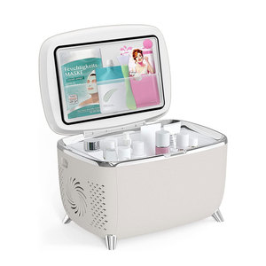 <span class=keywords><strong>Mini</strong></span> Refrigerador <span class=keywords><strong>de</strong></span> Lujo <span class=keywords><strong>de</strong></span> 6L <span class=keywords><strong>para</strong></span> Cosméticos, 110/220v, Portátil, <span class=keywords><strong>para</strong></span> Cuidado <span class=keywords><strong>de</strong></span> la Piel, Venta al Por Mayor - Product Image 1