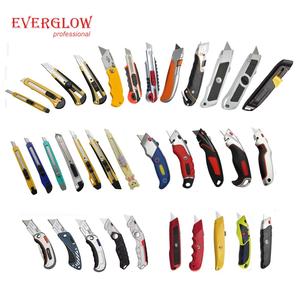 Cuchillo utilitario retráctil 99 E clásico Seguro resistente <span class=keywords><strong>de</strong></span> 6 "Carcasa <span class=keywords><strong>de</strong></span> aluminio retráctil <span class=keywords><strong>de</strong></span> 6 pulgadas con 3 o 5 cuchillas adicionales - Product Image 6