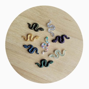 Dijes <span class=keywords><strong>de</strong></span> Arte <span class=keywords><strong>de</strong></span> uñas estilo Punk en forma <span class=keywords><strong>de</strong></span> <span class=keywords><strong>serpiente</strong></span> Flatback resina encantos multicolor 17mm <span class=keywords><strong>serpiente</strong></span> uñas 3D calcomanías para decoraciones <span class=keywords><strong>de</strong></span> manicura - Product Image 3