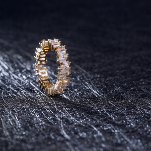 Anello da Donna con Barra Verticale Irregolare e Accento in Pietra, Gioiello da Dito di Tendenza - Product Image 5