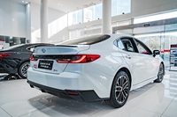 Véhicule à conduite à gauche pour Toyota Camry 2.0HE Elite Hybrid Sedan, berline hybride 5 places, climatisation automatique, pour l'exportation