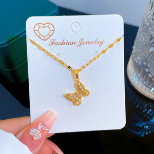 Collier Papillon Brillant en Acier Inoxydable Doré, Étanche, avec Pendentif Papillon en Zircon Cubique, Vente en Gros - Product Image 3