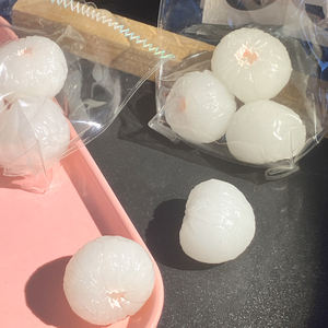 Juguetes de frutas Litchi, juguetes creativos para apretar, relajantes, sensoriales, antiestrés, para aliviar la ansiedad - Product Image 4